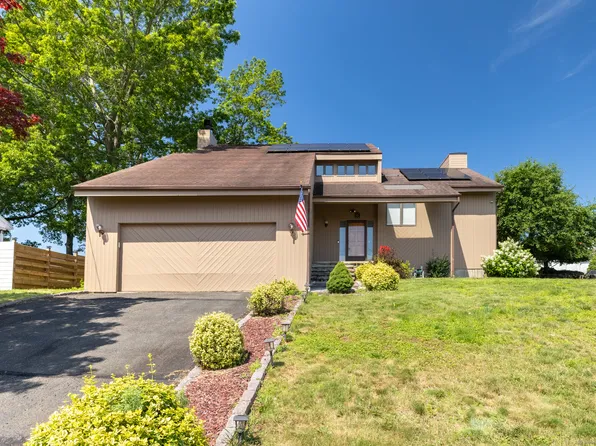 88 Heritage Drive, Waterbury, CT 06708