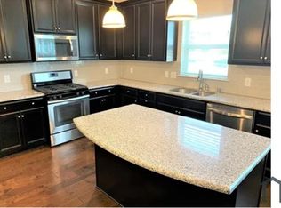 555 Hampshire Dr, Lewisville, TX 75067