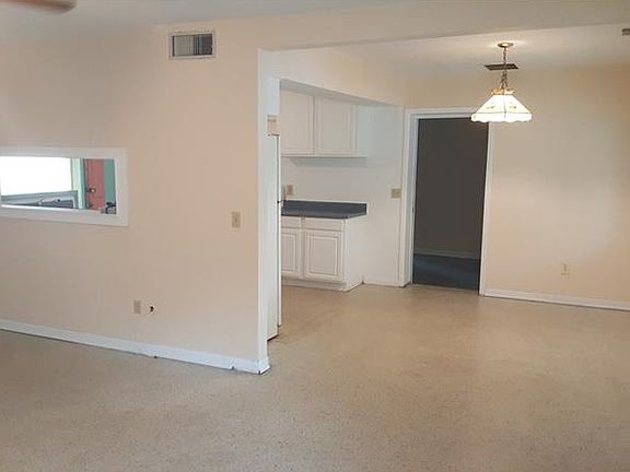3rd image of 1550 Levern St