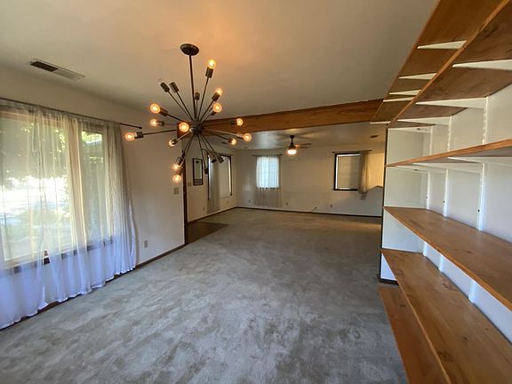 4th image of 433 S 1st Ave