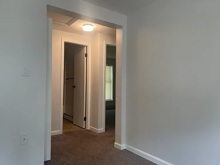97 Downey Dr — Photo 17