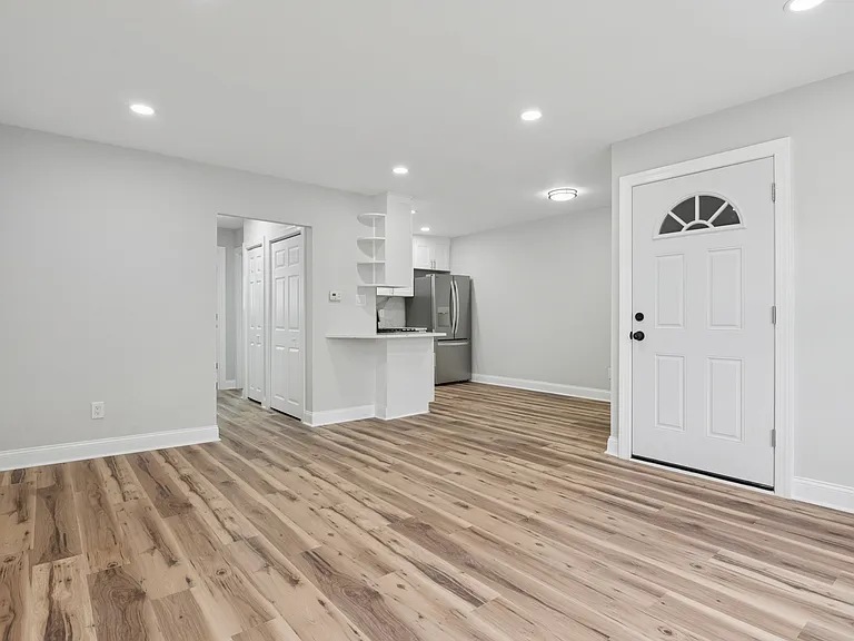 527 Homestead Rd #B — Photo 3