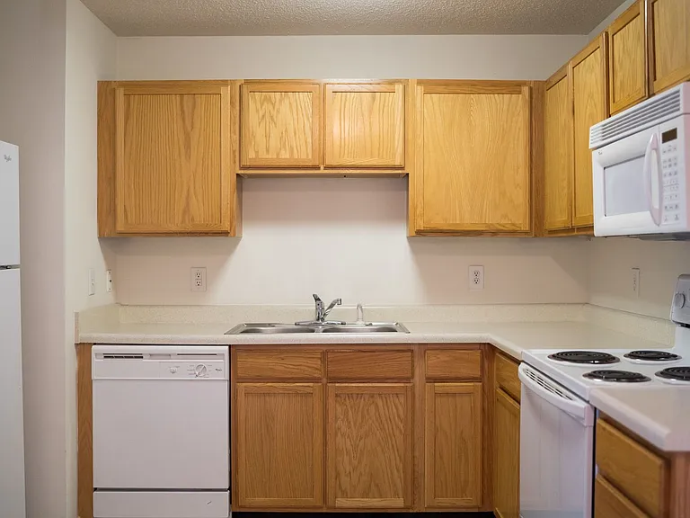 Greenhaven Trace Apartments — Photo 33