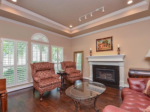 5th image of 1518 Country Squire Dr