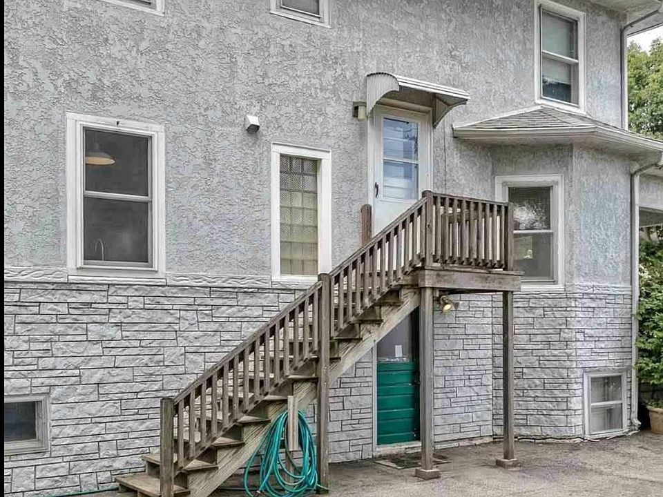 2nd image of 4605 Cass St APT 2