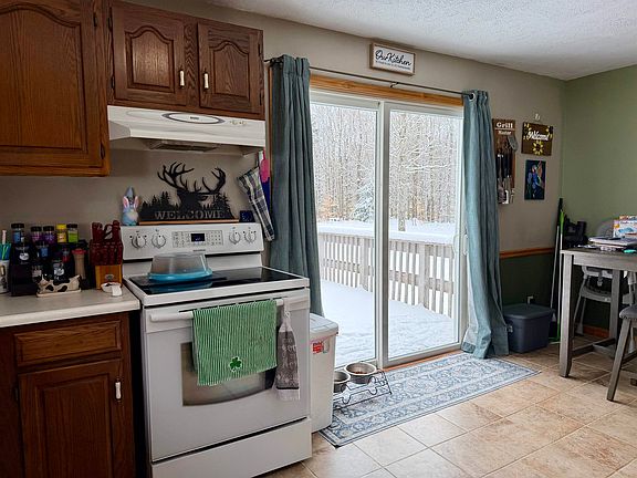 4th image of 596 Gulf Rd