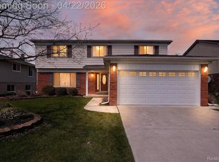 44226 Harsdale Dr, Canton, MI 48187
