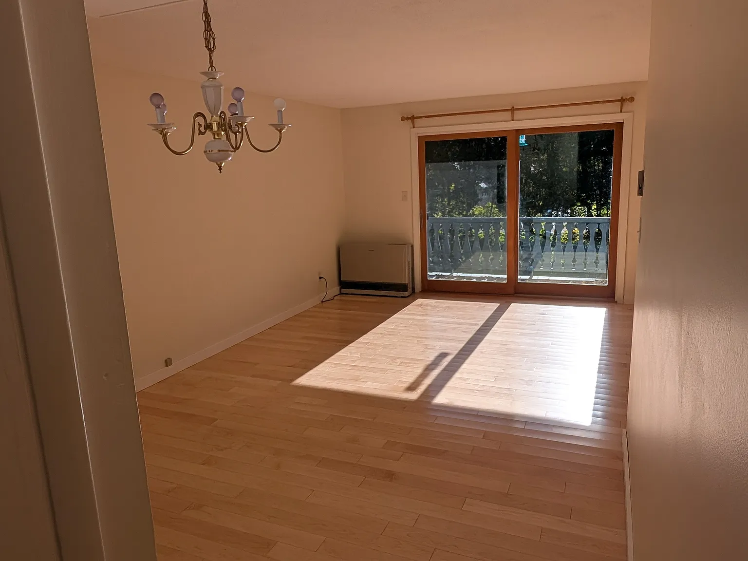 2 bed, 1.5 bath, 1200 sqft, $2,000 — Photo 4