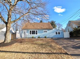 22 Elm Ter, Sayreville, NJ 08859