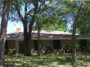 413 Sierra Dr, Euless, TX 76040