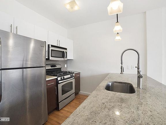 2nd image of 180 Scholes St APT 3D