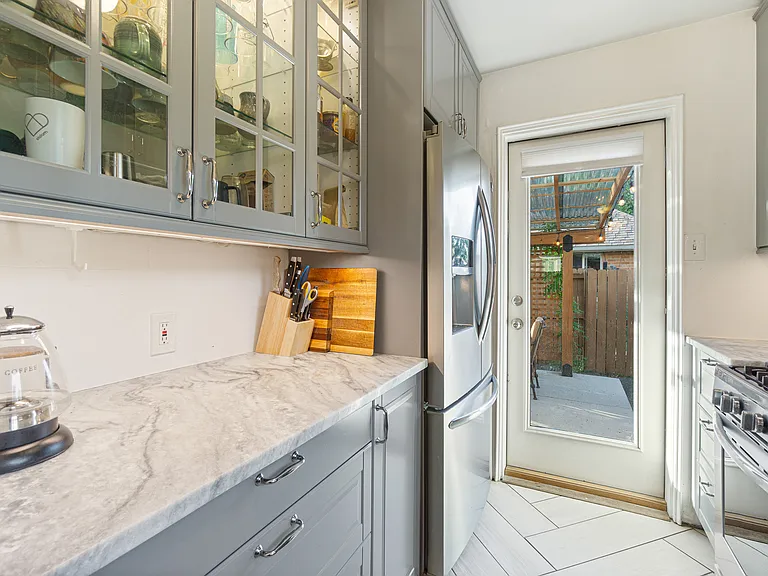 3947 Haddon Rd — Photo 18