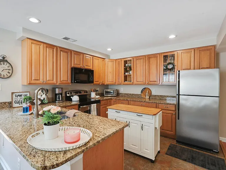 15570 Traverser Ct — Photo 7