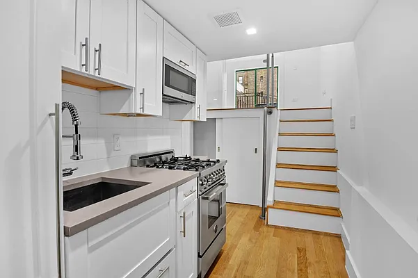 220 East 22nd Street #5H