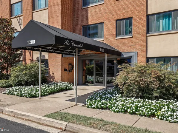 1200 S Arlington Ridge Rd APT 517, Arlington, VA 22202