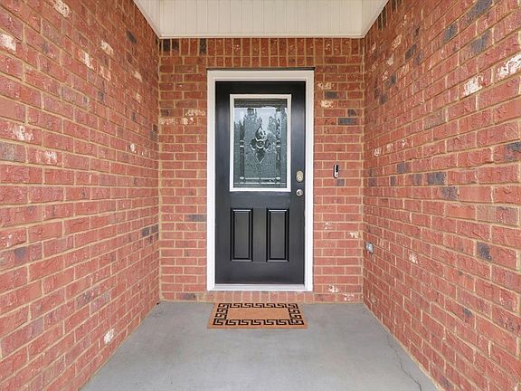 3rd image of 80 Madison Belle Ln