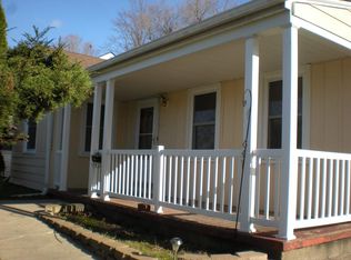 647 8th Ave S, Clinton, IA 52732