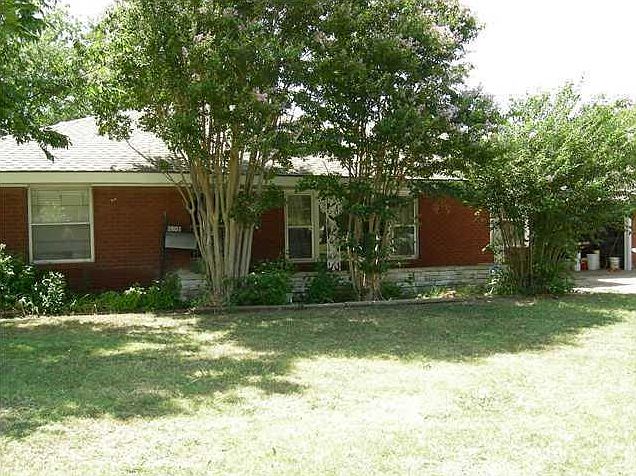 1st image of 2601 Dorchester Dr