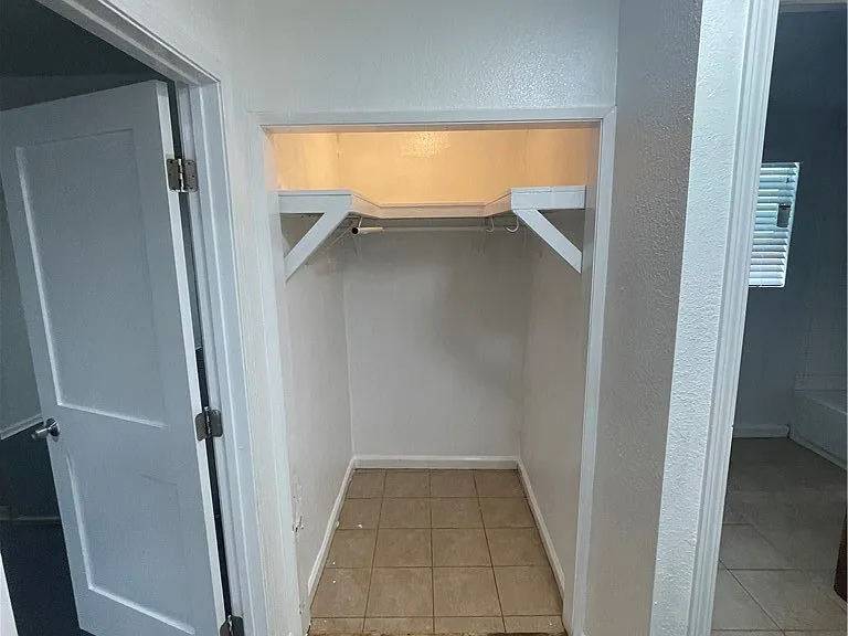 4605 Arlington Ave #1/2 — Photo 18