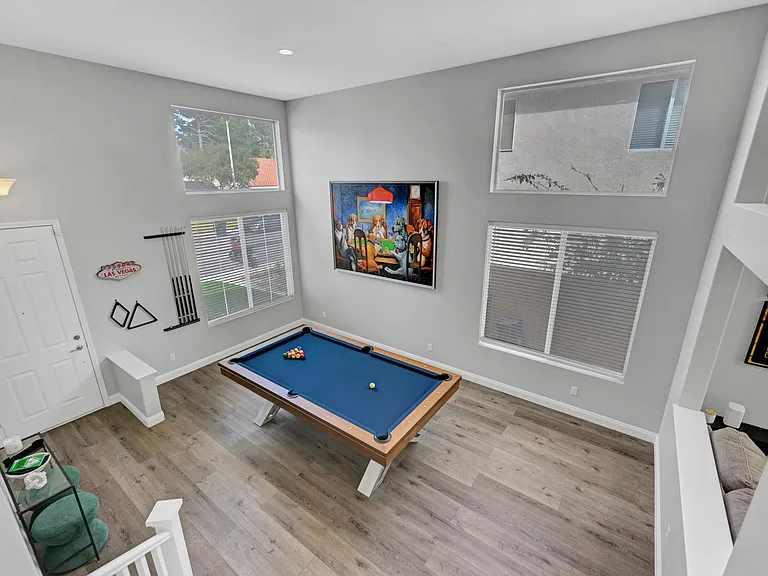 2239 Le Conte Ave — Photo 33