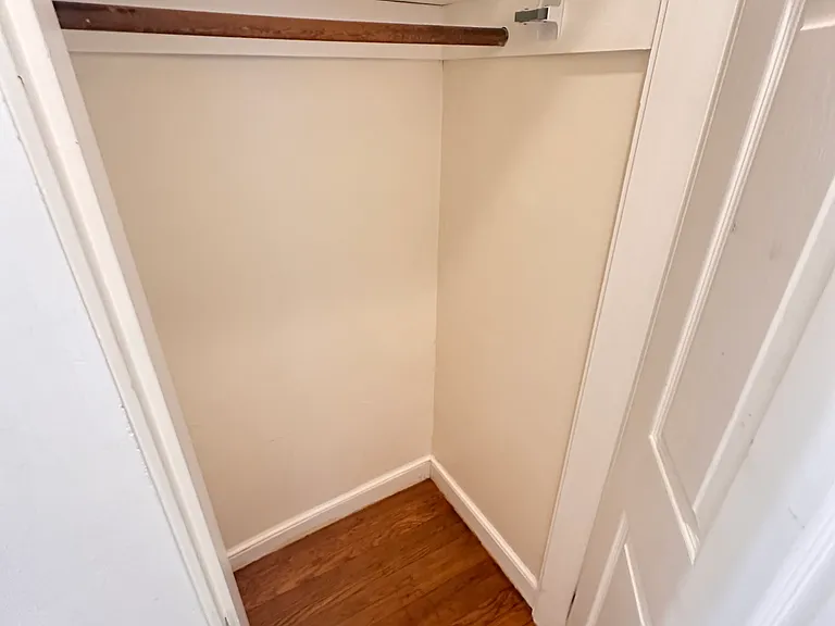 146 Pearl St #1R — Photo 3