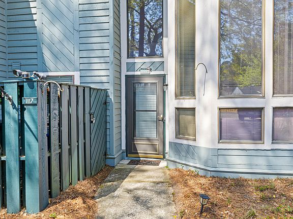 2nd image of 1117 Shadow Lake Cir #23