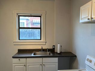 529 Walnut St APT A, Vandergrift, PA 15690