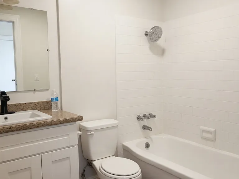 479 E Richland St — Photo 8