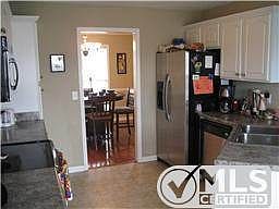 5th image of 606 Westchester Pl