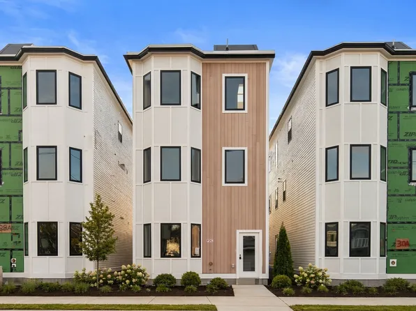 28-28A Swan Ave #Ph, Boston, MA 02128