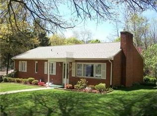 2068 Hampstead Dr, Pittsburgh, PA 15235