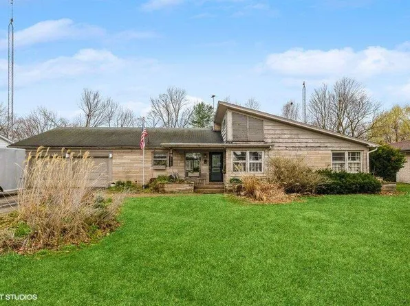 1908 Elm Ter, Benton Harbor, MI 49022