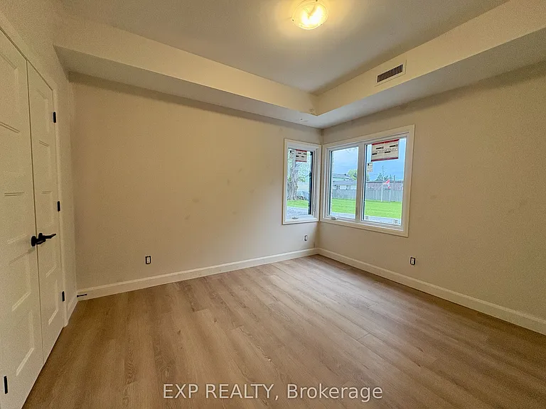 1089 Notre Dame St #4 — Photo 11