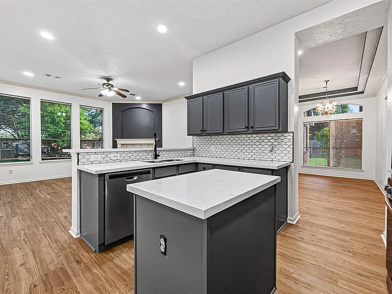 17303 Kenton Crossing Ln — Photo 13