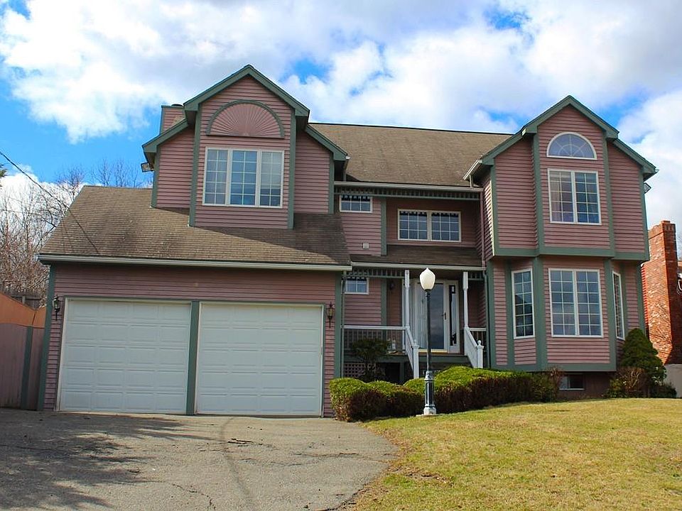 1st image of 34 Mary Ellen Dr