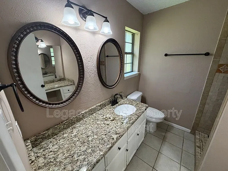 513 Willow Cir W — Photo 12