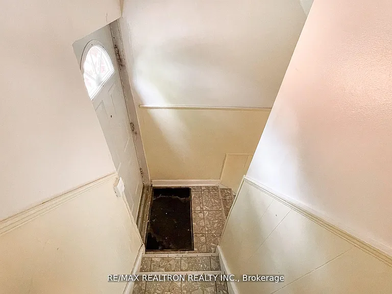 24 Highland Park Blvd — Photo 26