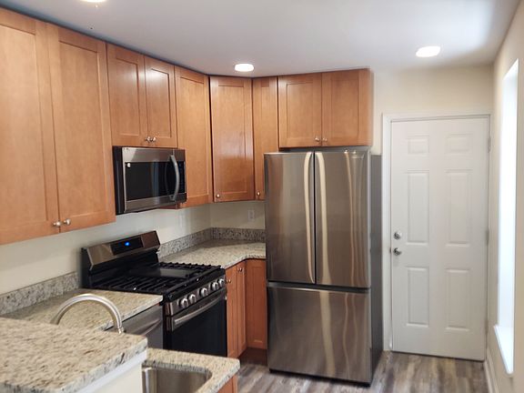 5th image of 1306 W 3rd St