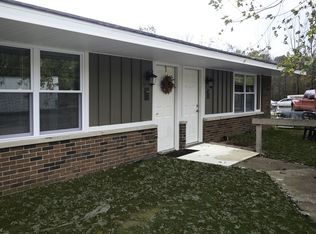 200 S Meadowlark Ln, Bloomfield, IN 47424