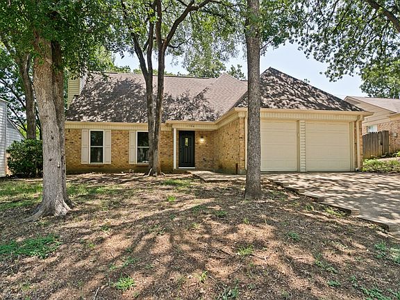 3rd image of 1706 Acorn Dr