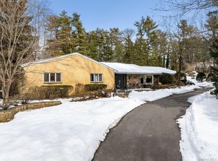 10 Dorchester Drive, Glen Head, NY