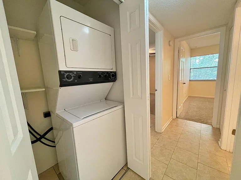 2 Veronese Ct — Photo 15