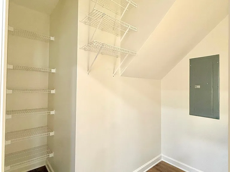 104 Kalida Ct — Photo 42
