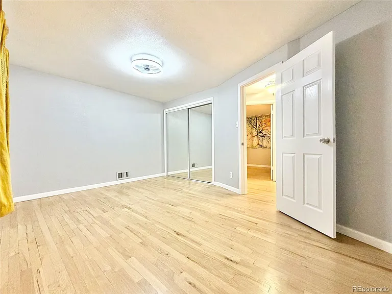 1285 W Gill Pl — Photo 18