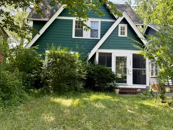 1066 Yellowstone Rd, Cleveland Heights, OH 44121