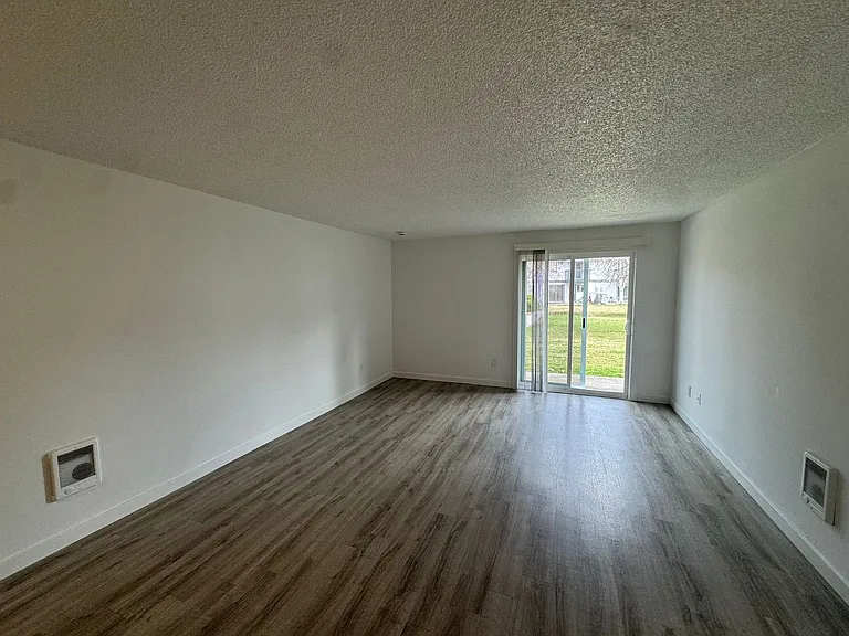 Eastern View Terrace Apartments — Photo 45