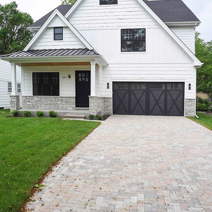 1st image of 219 S Brainard Ave S