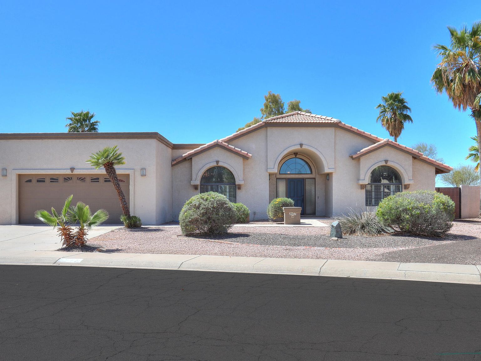 2077 N Lake Shore Dr