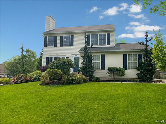 3rd image of 2595 Sheffield Dr