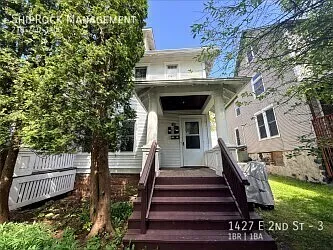 1427 E 2nd St #3 — Photo 2